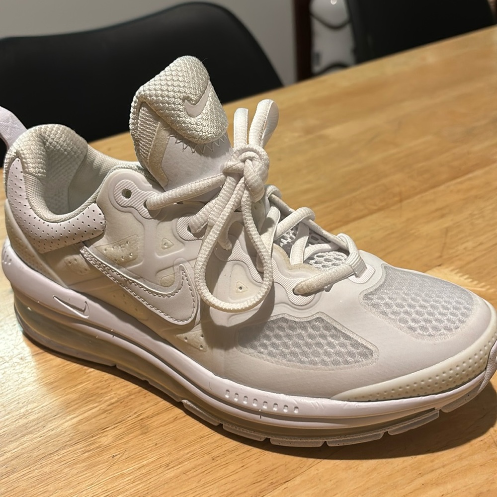 Women’s Air Max Training Shoes size 5